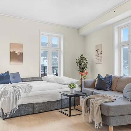 Big House With Ocean View Close To City Center! Bergen