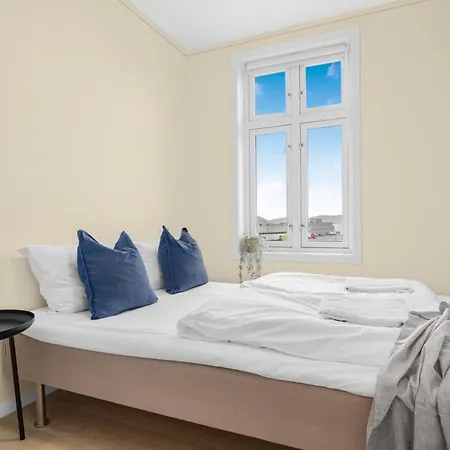 Big House With Ocean View Close To City Center!